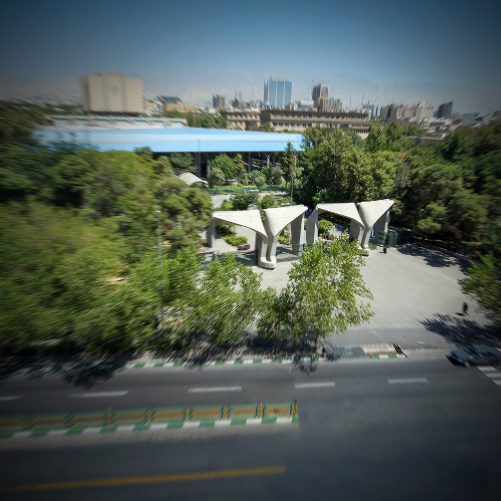 تصویر هوای از سردر دانشگاه تهران
